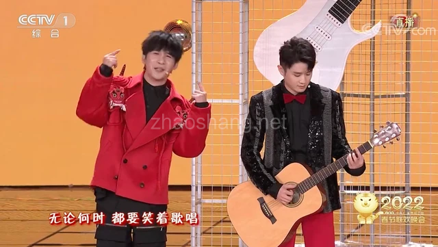 盯着沈腾的《坑》，看不懂2023春晚 