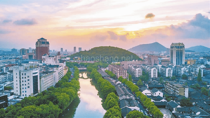 多位省委“一把手”赴小县城调研 